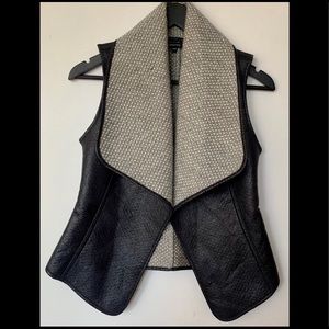 🔥FAUX LEATHER VEST🔥